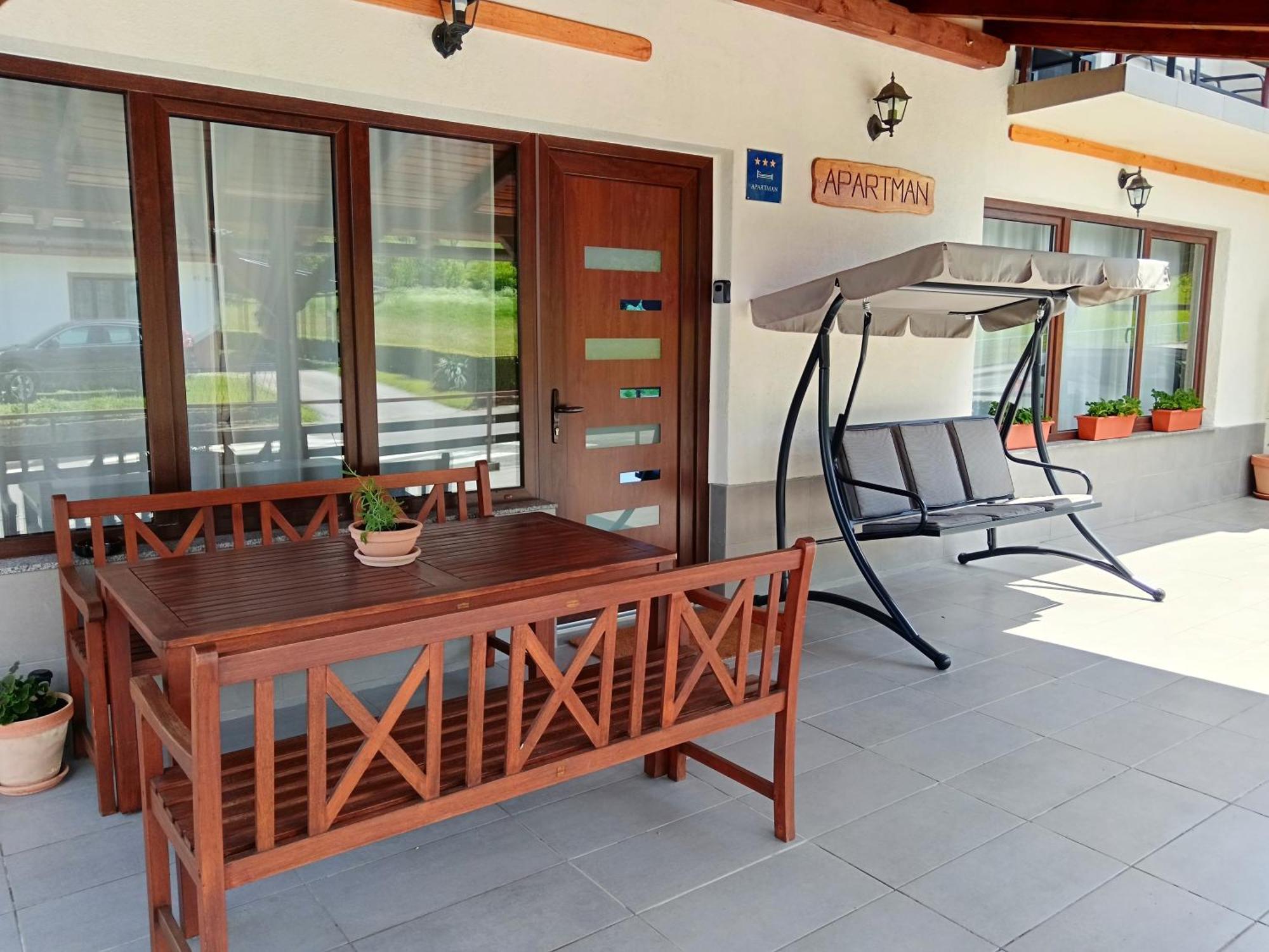 Apartman Thea Gomirje Exterior foto